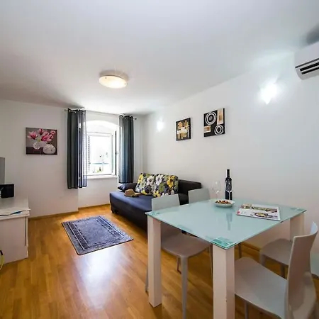 Appartement Center With Sea View